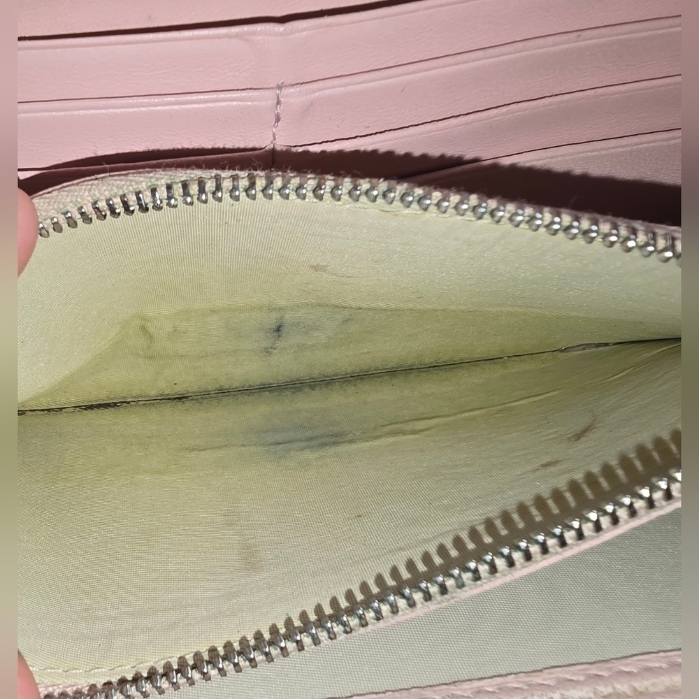 Christian Dior Baby Pink Embossed Patent Leather Women's Wallet - Picture 9 of 10